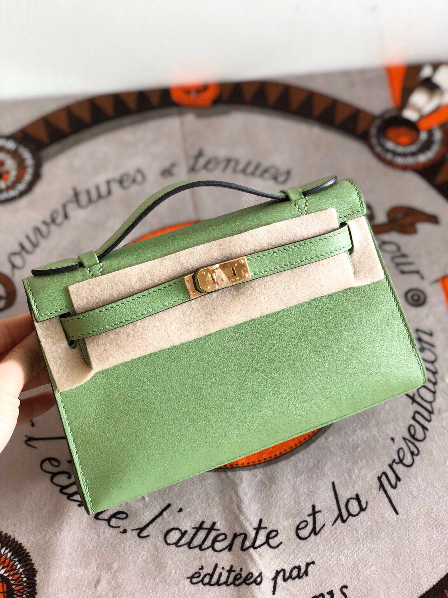 에르메스 미니 켈리백22 아보카도그린 금장 스위프트